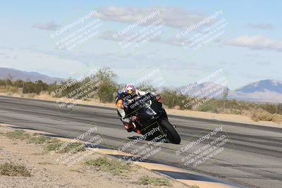 media/Nov-16-2025-Race Pace (Sun) [[8c5fa54630]]/Non Verified Riders (1st 20 Minutes)/3-Turn 3 Inside (11am)/